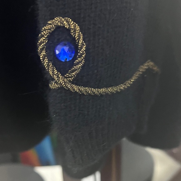 VINTAGE Valerie Stevens Black PulloverSweater with BOLD Colorful Embellishments - Picture 5 of 9